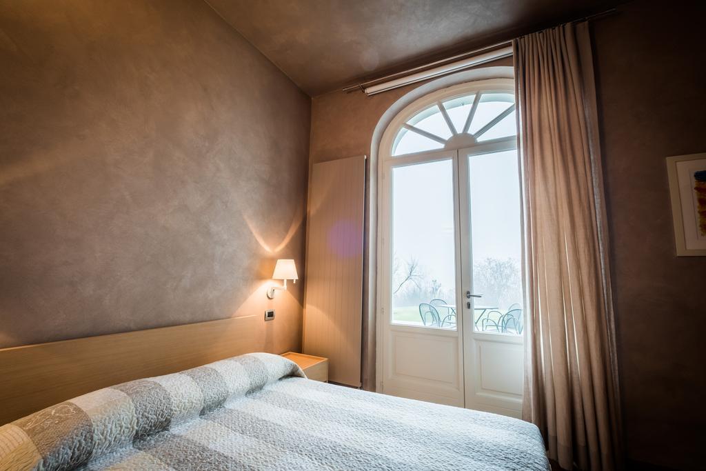 Relais 23 Hotel & Ristorante Castelnuovo Belbo Eksteriør bilde